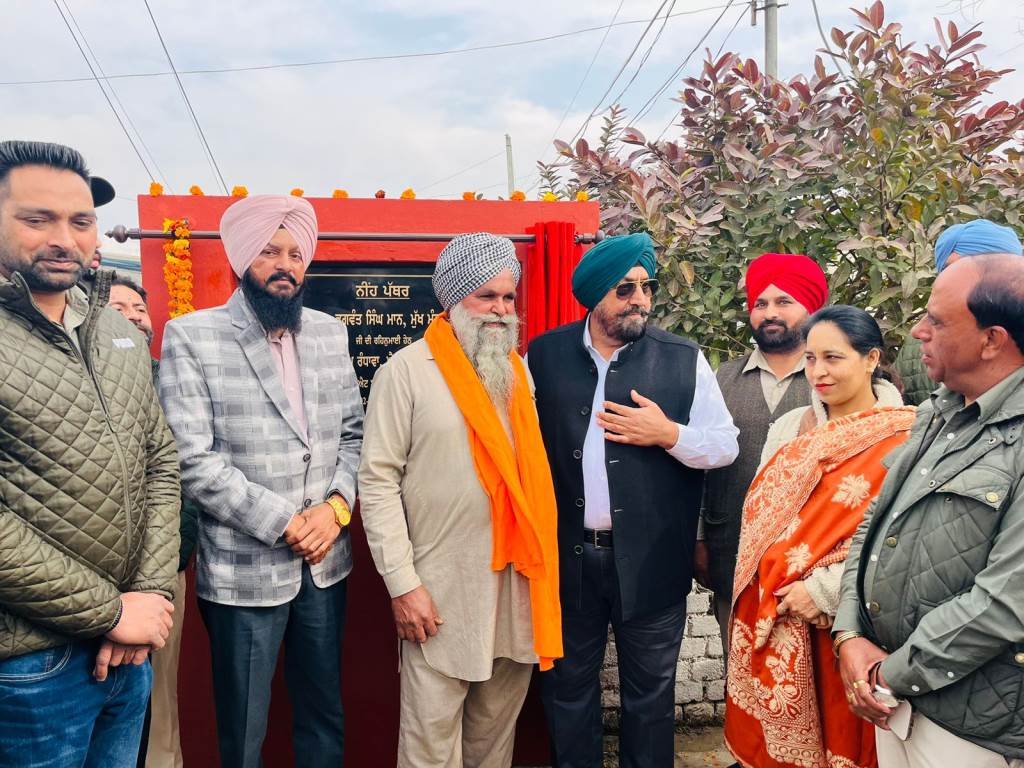 MLA Kuljit Singh Randhawa starts construction of Bakarpur to Janetpur road to be built at a cost of Rs 1 crore